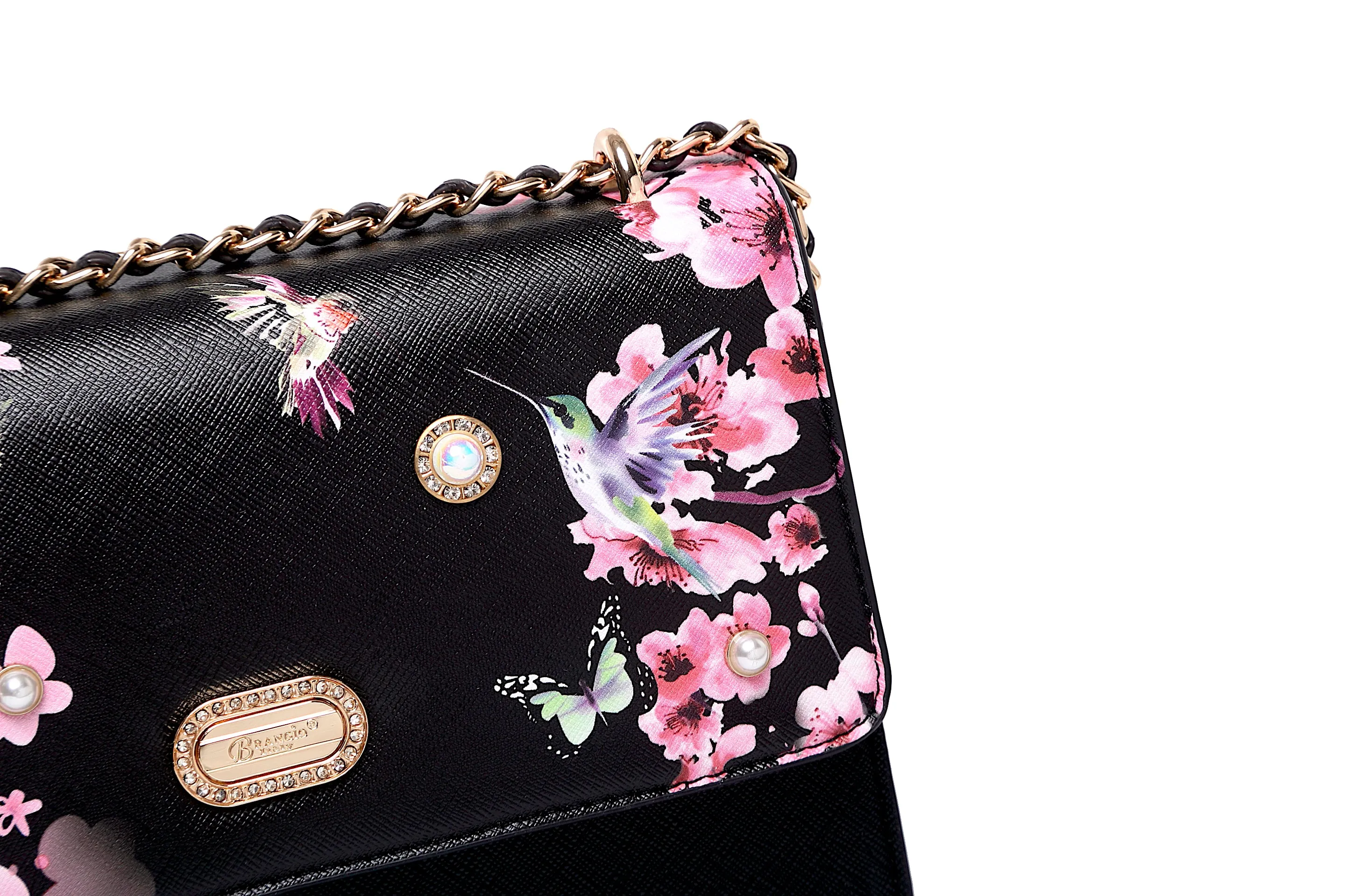 Hummingbird Bloom Retro Fashion Stains & Damage Resistant Crossbody Clutch