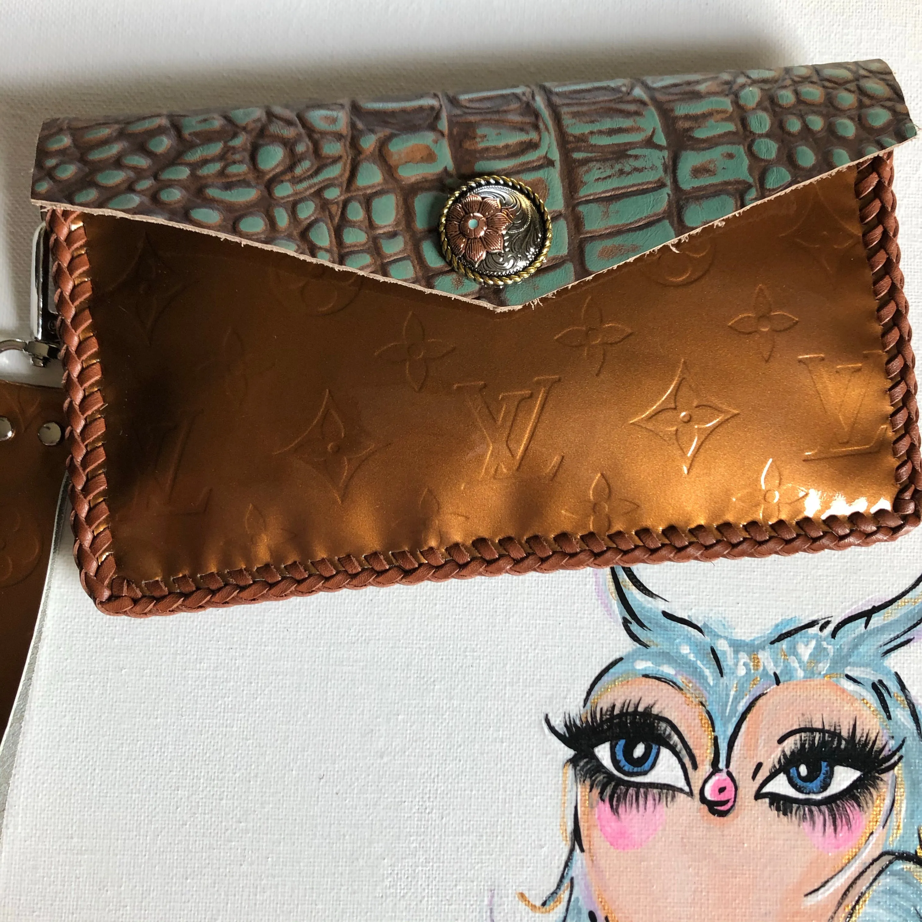 The Wren - Bronze Vernis Vintage Wristlet/Clutch Bag